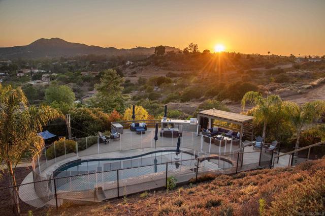 14546 Highcrest Ct, Poway CA: https://media.crmls.org/mediaz/ccb20a13-7ca1-4cec-96f4-6d82dda71929.jpg