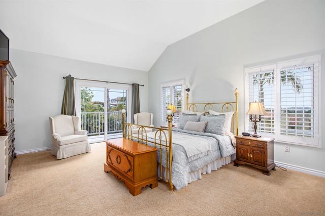 6823 Corintia St, Carlsbad CA: https://media.crmls.org/mediaz/ccb2aec9-5744-4fd6-966c-068a5bebfdcd.jpg