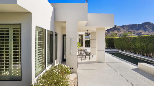 900 Dogwood Circle E, Palm Springs, CA 92264