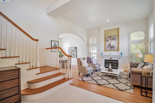 744 Bodega Ct, Fremont CA: https://media.crmls.org/mediaz/ccb30aba-350f-4123-861c-c9cfd5ad75de.jpg