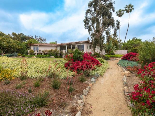 6418 Paseo Delicias, Rancho Santa Fe CA: https://media.crmls.org/mediaz/ccb3ba08-ec0c-43ab-b176-b24882997a65.jpg