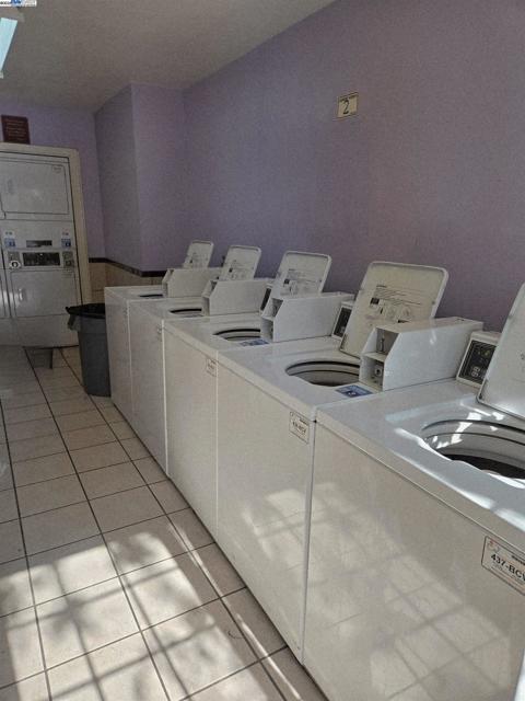 670 Fargo Ave, San Leandro CA: https://media.crmls.org/mediaz/ccb3de9c-3b43-4d9c-968e-0fc68e22c481.jpg