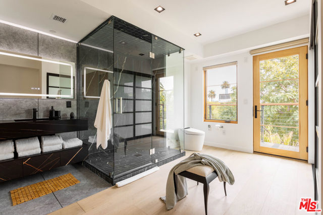 547 N Sweetzer Avenue, West Hollywood CA: https://media.crmls.org/mediaz/ccb45366-ee41-4344-a539-fa2ac2415624.jpg