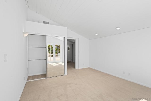 6937 Paseo Laredo, La Jolla CA: https://media.crmls.org/mediaz/ccb4a6c7-e696-44f8-94fd-e27d225f66e9.jpg