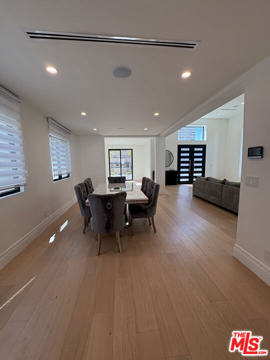 10520 Ashton Avenue, Los Angeles CA: https://media.crmls.org/mediaz/ccb55fa3-cb91-4aec-b6a7-180e5066f421.jpg