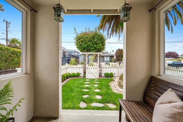 509 36th Avenue, Santa Cruz CA: https://media.crmls.org/mediaz/ccb583cb-3281-40fd-b67d-4b97e709bad7.jpg