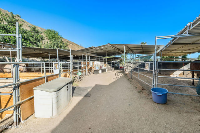 11270 Dominica Avenue, Lakeview Terrace CA: https://media.crmls.org/mediaz/ccb5d6c5-06d3-493e-81b3-76b15c74f066.jpg