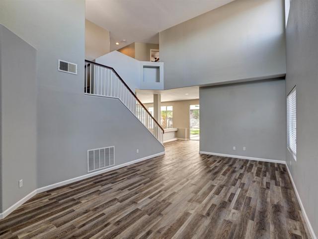 Detail Gallery Image 5 of 51 For 13467 Leafwood Dr, Corona,  CA 92883 - 4 Beds | 3 Baths