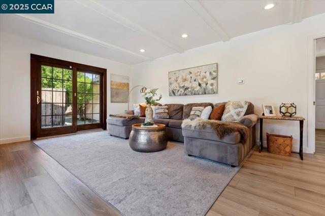 5179 Paul Scarlet Dr, Concord CA: https://media.crmls.org/mediaz/ccb792a2-5f0e-4b61-b6b6-1fcb60e9d854.jpg