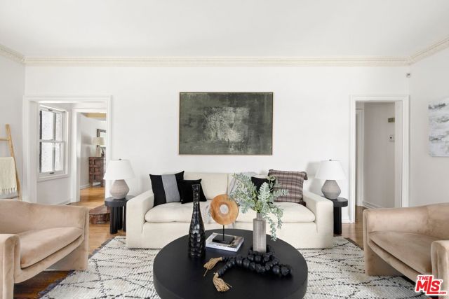 3067 Motor Avenue, Los Angeles CA: https://media.crmls.org/mediaz/ccb7ab55-ee05-404f-a8fc-34f16e6facd5.jpg