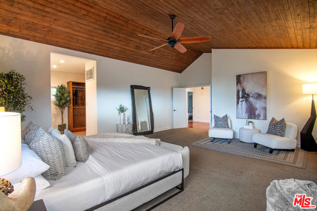 3908 Fairway Avenue, Studio City CA: https://media.crmls.org/mediaz/ccb7e558-d68e-462f-88ce-0f4508f461e6.jpg