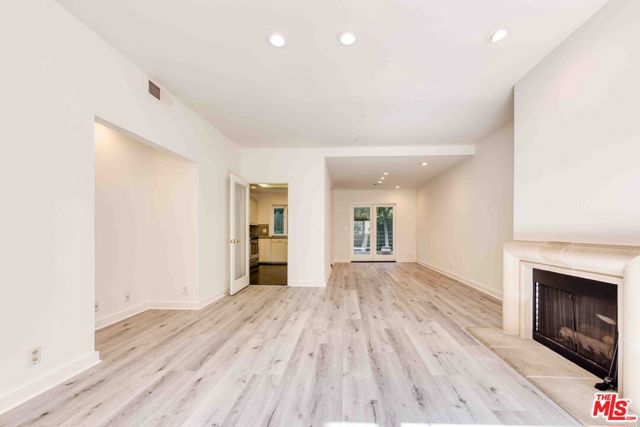9041 Keith Avenue, 8 West Hollywood, California 90069, 2 Bedrooms Bedrooms, ,3 BathroomsBathrooms,Residential Lease,For Sale,Keith,22187919