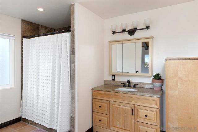 26036 38 Kaywood Terrace, Escondido CA: https://media.crmls.org/mediaz/ccb8e372-f4a0-4aa0-80b7-b854aa91e6f5.jpg