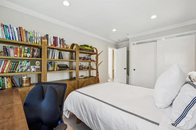 546 Oxford Avenue, Palo Alto CA: https://media.crmls.org/mediaz/ccb98ed7-db3d-459a-ace6-1b4c4d0c9a80.jpg