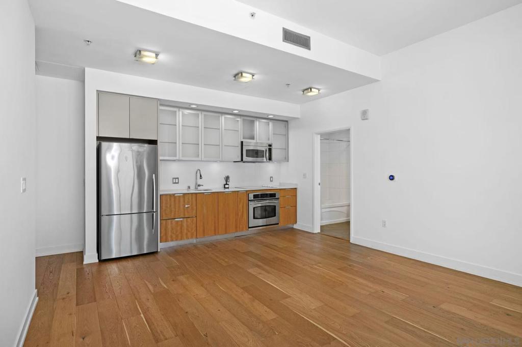 575 6th Ave - photo 5