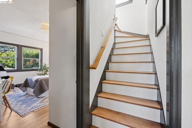 1509 Francis St, Albany CA: https://media.crmls.org/mediaz/ccb9dd37-8c77-44c4-a4ba-847082ff37b3.jpg