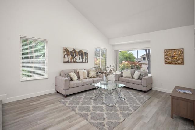 13358 Twin Circle Ct, Poway CA: https://media.crmls.org/mediaz/ccba3a5b-5175-4bbb-b408-82ccd72fd386.jpg