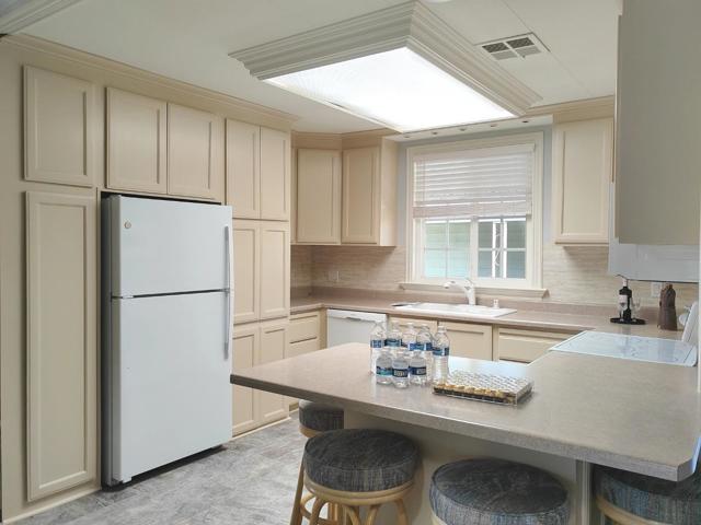 690 Persian Drive, Sunnyvale CA: https://media.crmls.org/mediaz/ccba5eb2-75e6-4623-b367-956b8a320c96.jpg