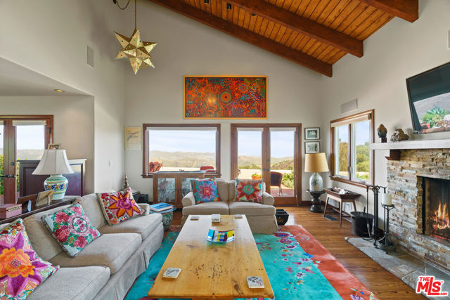 2303 Tuna Canyon Road, Topanga CA: https://media.crmls.org/mediaz/ccba9ae0-bbe1-4e24-b621-cc5cade469ee.jpg