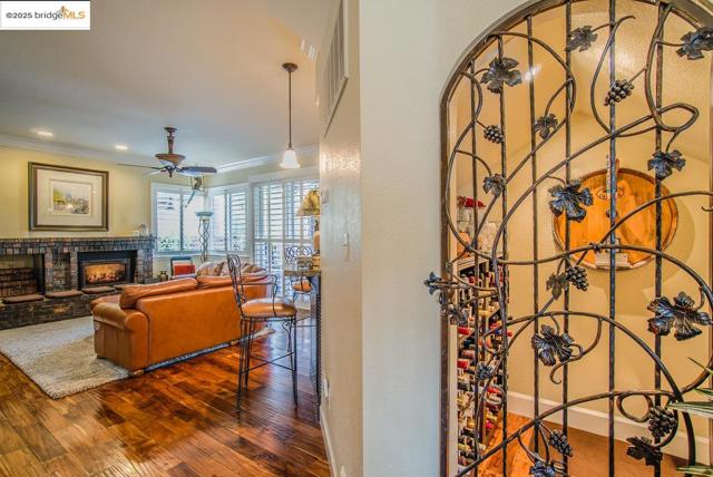 2438 Pinehurst Ct, Discovery Bay CA: https://media.crmls.org/mediaz/ccbb5531-5ef5-4eda-96ae-8ab7c01660f3.jpg