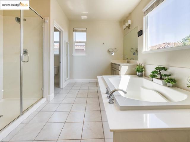 270 Guthrie Lane, Brentwood CA: https://media.crmls.org/mediaz/ccbbf623-214b-44e1-943e-1466d5739389.jpg