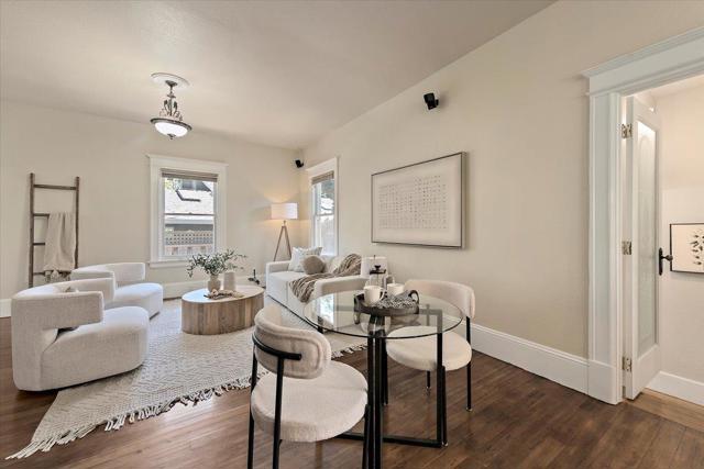 302 Los Gatos Boulevard, Los Gatos CA: https://media.crmls.org/mediaz/ccbcc7a5-de99-48c1-829a-4f973565210a.jpg