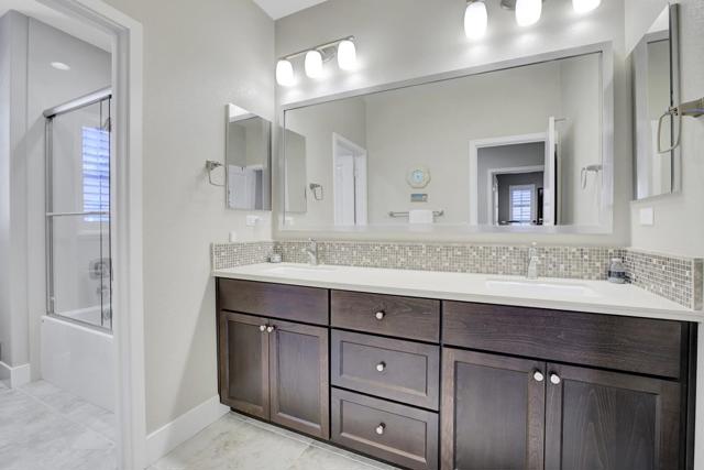1246 S Wilshire Avenue, Mountain House CA: https://media.crmls.org/mediaz/ccbd05d4-1660-4e65-ae73-dba76c639bbb.jpg