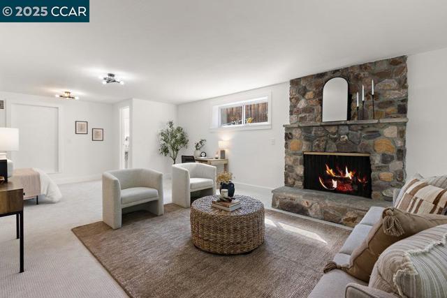 1071 Serrano Ct, Lafayette CA: https://media.crmls.org/mediaz/ccbd4305-73ba-447d-bb82-7b26202719f5.jpg