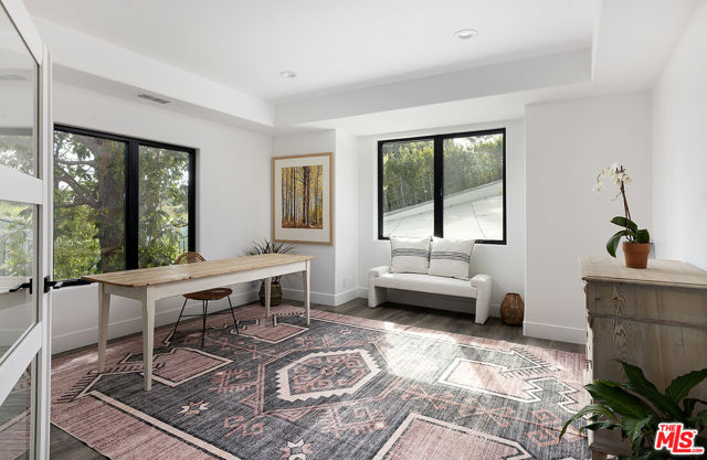 28902 Verde Mesa Lane, Malibu CA: https://media.crmls.org/mediaz/ccbd6915-b431-4c51-b510-6a757acb2c00.jpg