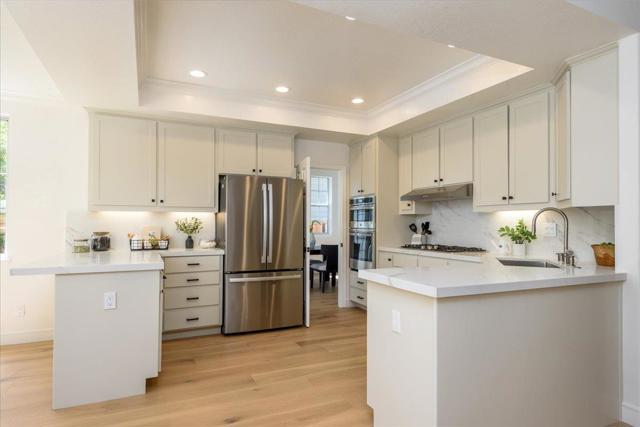 18 Melvin Henry Court, Redwood City CA: https://media.crmls.org/mediaz/ccbe0d19-5752-48d9-9737-223c1a5cebc4.jpg