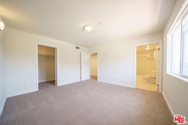 2716 Honolulu Avenue, Montrose CA: https://media.crmls.org/mediaz/ccbe5958-9c28-4fd8-b358-060a8595f696.jpg
