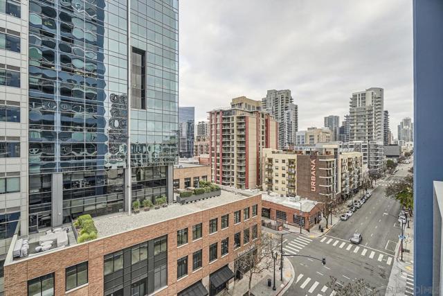321 10th Ave, San Diego CA: https://media.crmls.org/mediaz/ccbf180d-b42b-4b60-9202-d1f98da92c04.jpg