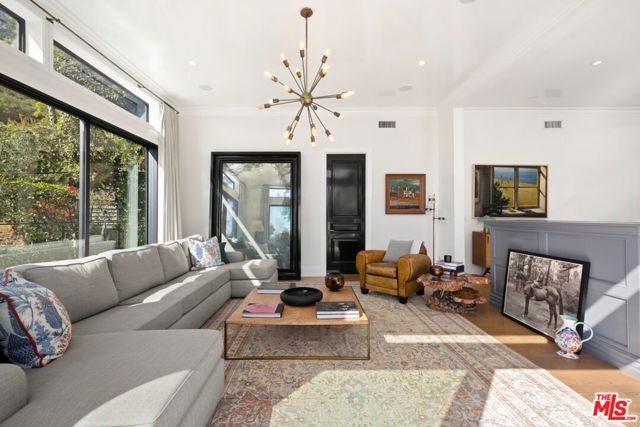 1640 N Kings Road, Los Angeles CA: https://media.crmls.org/mediaz/ccbf28e6-8bc5-4946-be54-769a4e32f1fa.jpg