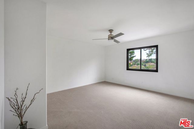 4223 Don Carlos Drive, Los Angeles CA: https://media.crmls.org/mediaz/ccc04388-5f66-4595-b893-935ad0610e46.jpg