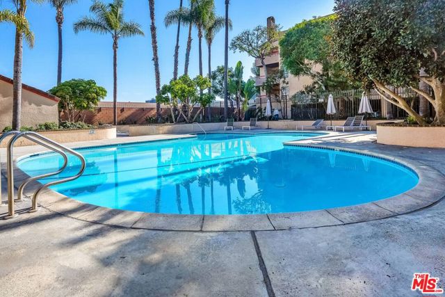 941 W Carson Street, Torrance CA: https://media.crmls.org/mediaz/ccc13527-a73e-46ff-b759-34114360fe03.jpg