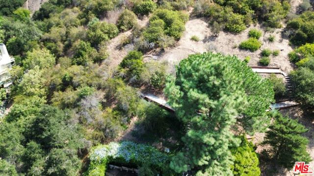 1617 N Langtry Lane, Los Angeles CA: https://media.crmls.org/mediaz/ccc1dfd4-5e05-4109-a9ee-2961a4313491.jpg