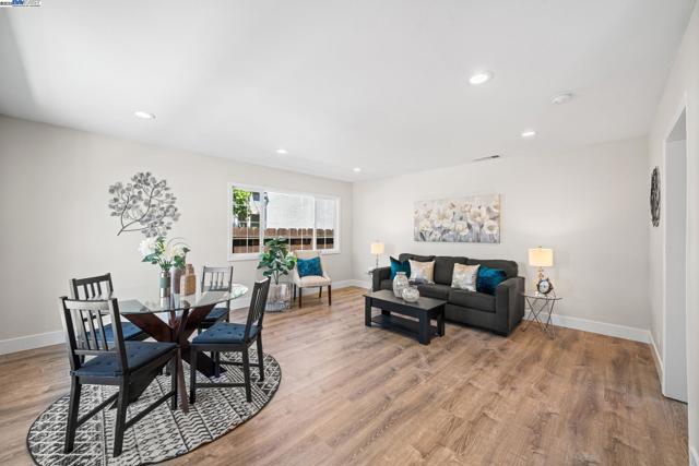 1244 Locust St, Livermore CA: https://media.crmls.org/mediaz/ccc210a8-ffb5-4b9d-925d-56af79c991d3.jpg
