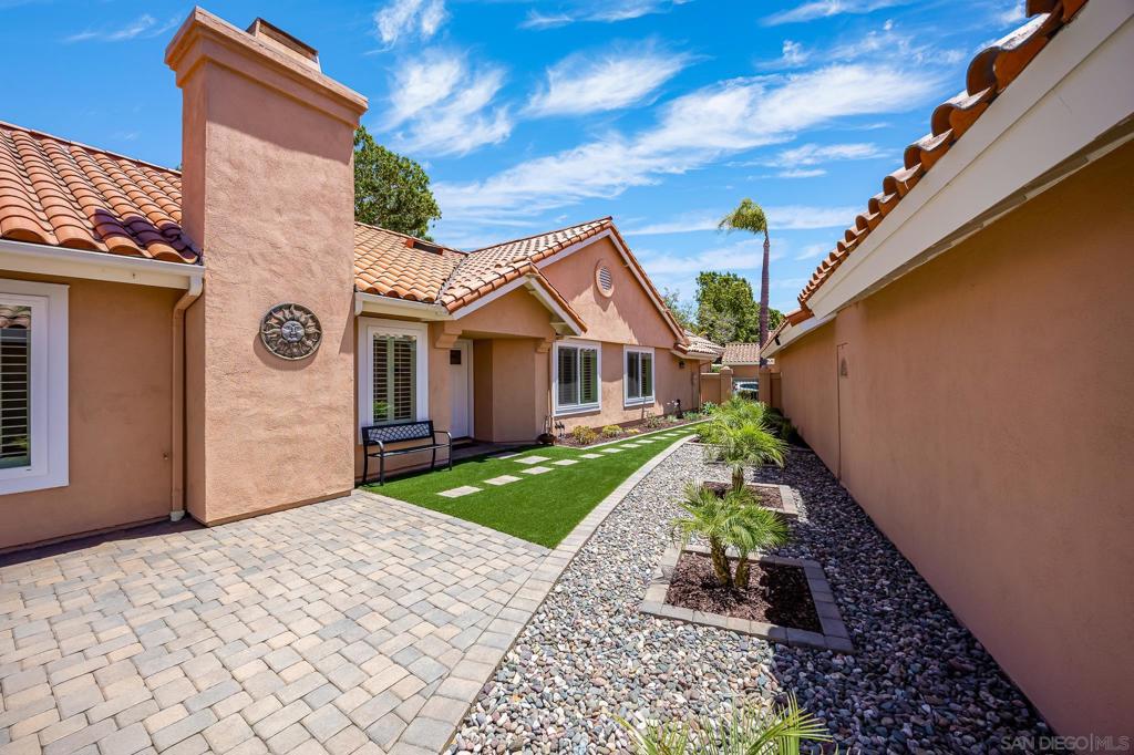 MLS #250032992SD img 31