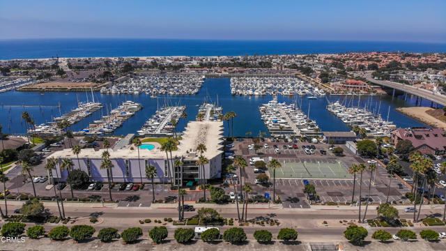 2901 Peninsula Road, Oxnard CA: https://media.crmls.org/mediaz/ccc2e986-4571-44c8-b02f-c774c8ab1bc6.jpg