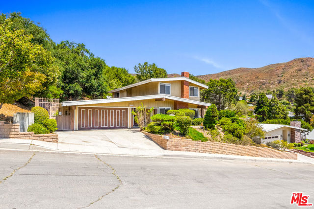 16619 Bienveneda Place photo 2