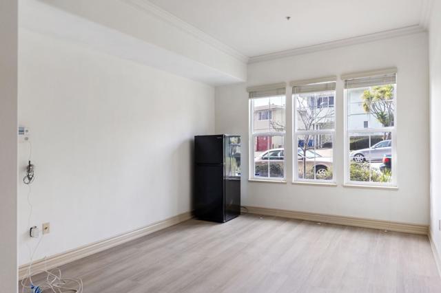 88 S Broadway, Millbrae CA: https://media.crmls.org/mediaz/ccc40d22-f10f-4add-b079-e7b18fd26071.jpg