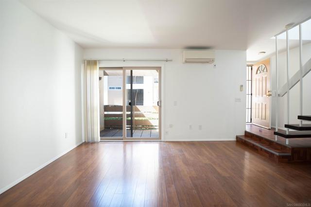 3942 Valeta St, San Diego CA: https://media.crmls.org/mediaz/ccc5443a-3135-4037-836b-d3fb5466ef8b.jpg