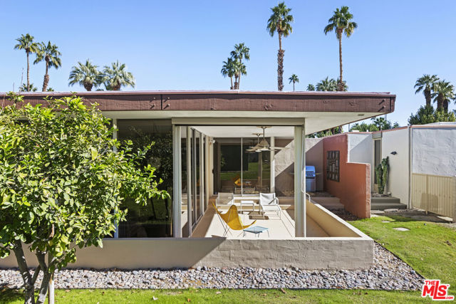6 Cody Court, Rancho Mirage CA: https://media.crmls.org/mediaz/ccc60525-7f8d-48e0-b21d-e6cdbc790985.jpg