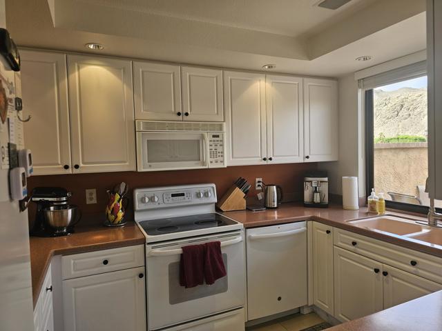 101 La Cerra Drive, Rancho Mirage CA: https://media.crmls.org/mediaz/ccc6f54c-440f-4814-84c3-a93e6df37920.jpg