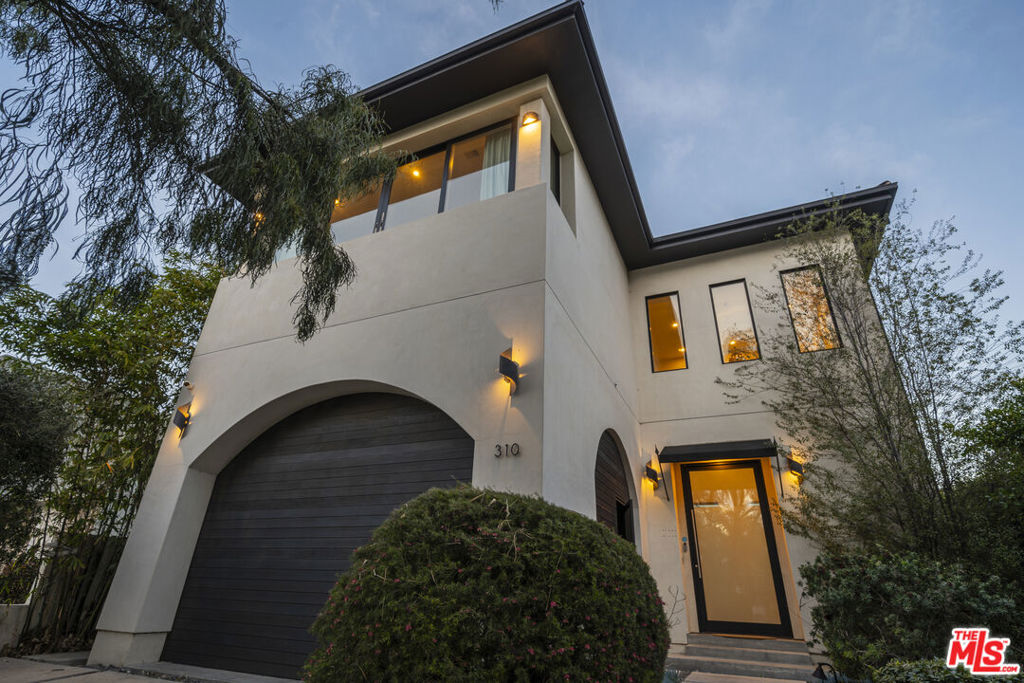 310 N Lucerne Boulevard
