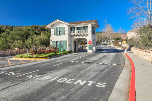 2555 Muirfield Way, Gilroy CA: https://media.crmls.org/mediaz/ccc73b84-0ce6-462b-8ea0-06a030629a27.jpg