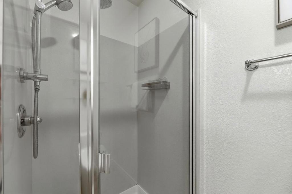 https://media.crmls.org/mediaz/ccc7a894-d113-4277-9396-7094ca8862ba.jpg?preset=X-Large