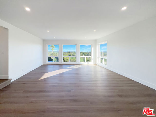 23910 Jensen Drive, West Hills CA: https://media.crmls.org/mediaz/ccc7b4ab-4d37-4920-b917-b138327353ce.jpg