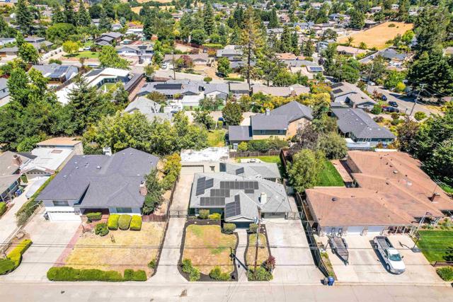 17526 Parker Rd, Castro Valley CA: https://media.crmls.org/mediaz/ccc84732-6e4f-463e-844f-5c140d9bfc2b.jpg