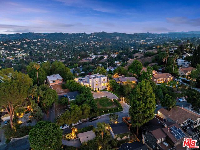 5118 Cerrillos Drive, Woodland Hills CA: https://media.crmls.org/mediaz/ccc94015-cbdb-46db-a1d8-fa97b24eb99e.jpg